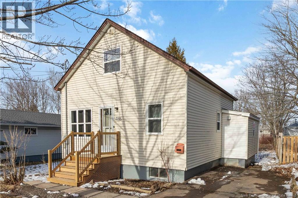 219 Churchill Street, Moncton, New Brunswick  E1C 7J8 - Photo 2 - NB136525