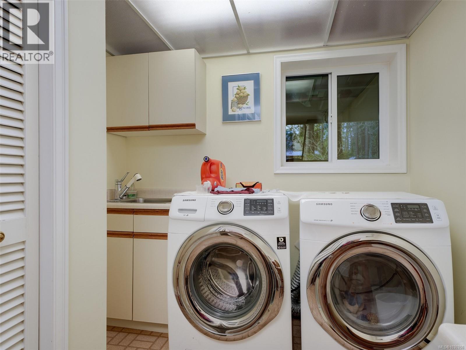 10720 Derrick Rd, North Saanich, British Columbia  V8L 5M8 - Photo 22 - 1030358