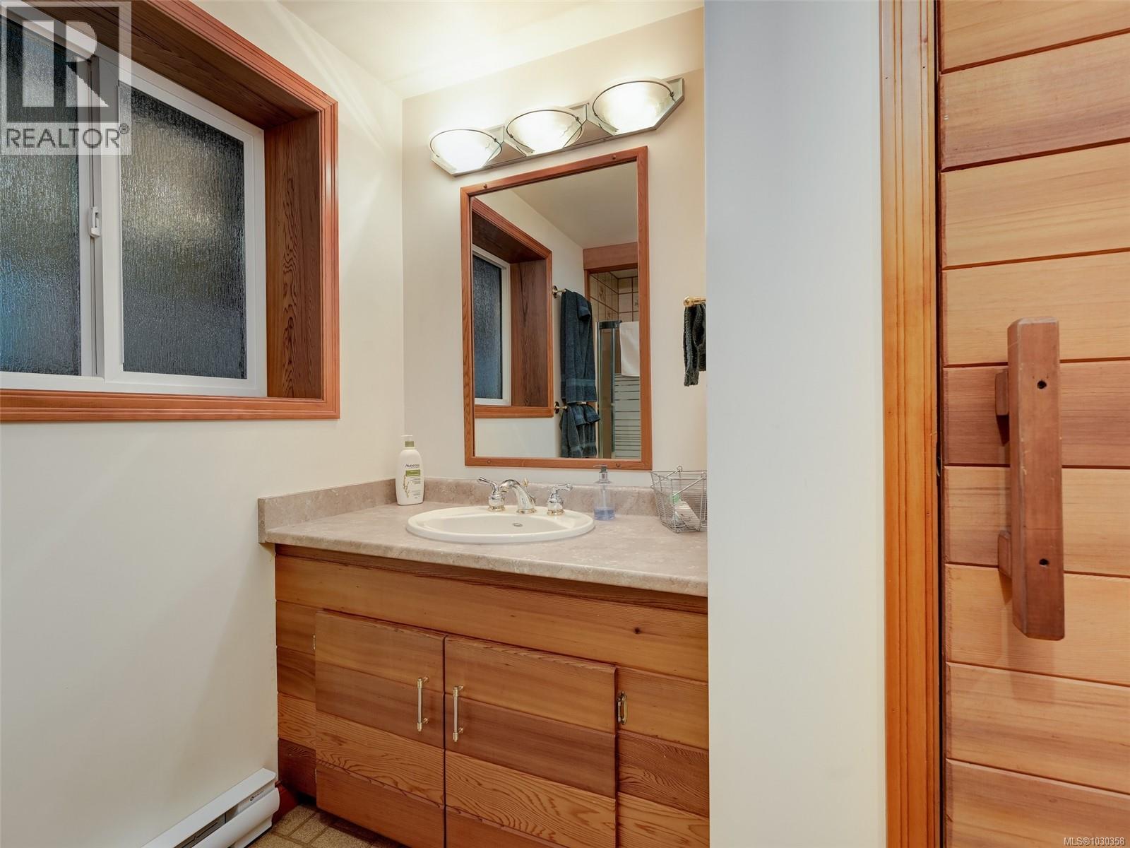 10720 Derrick Rd, North Saanich, British Columbia  V8L 5M8 - Photo 15 - 1030358