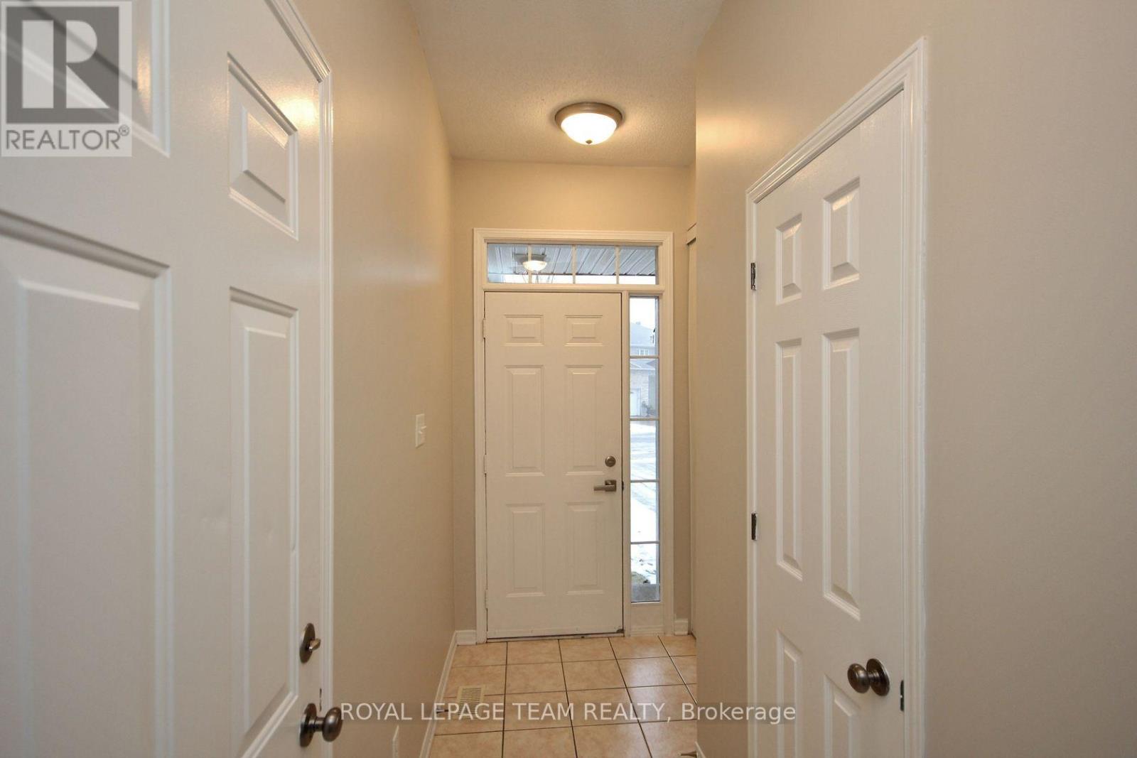 139 Oakfield Crescent, Ottawa, Ontario  K2J 5H8 - Photo 2 - X12963508