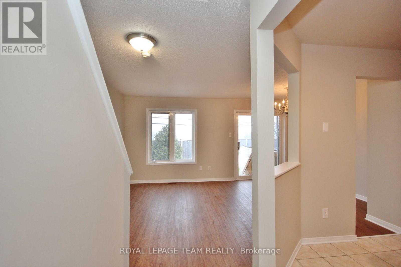 139 Oakfield Crescent, Ottawa, Ontario  K2J 5H8 - Photo 3 - X12963508