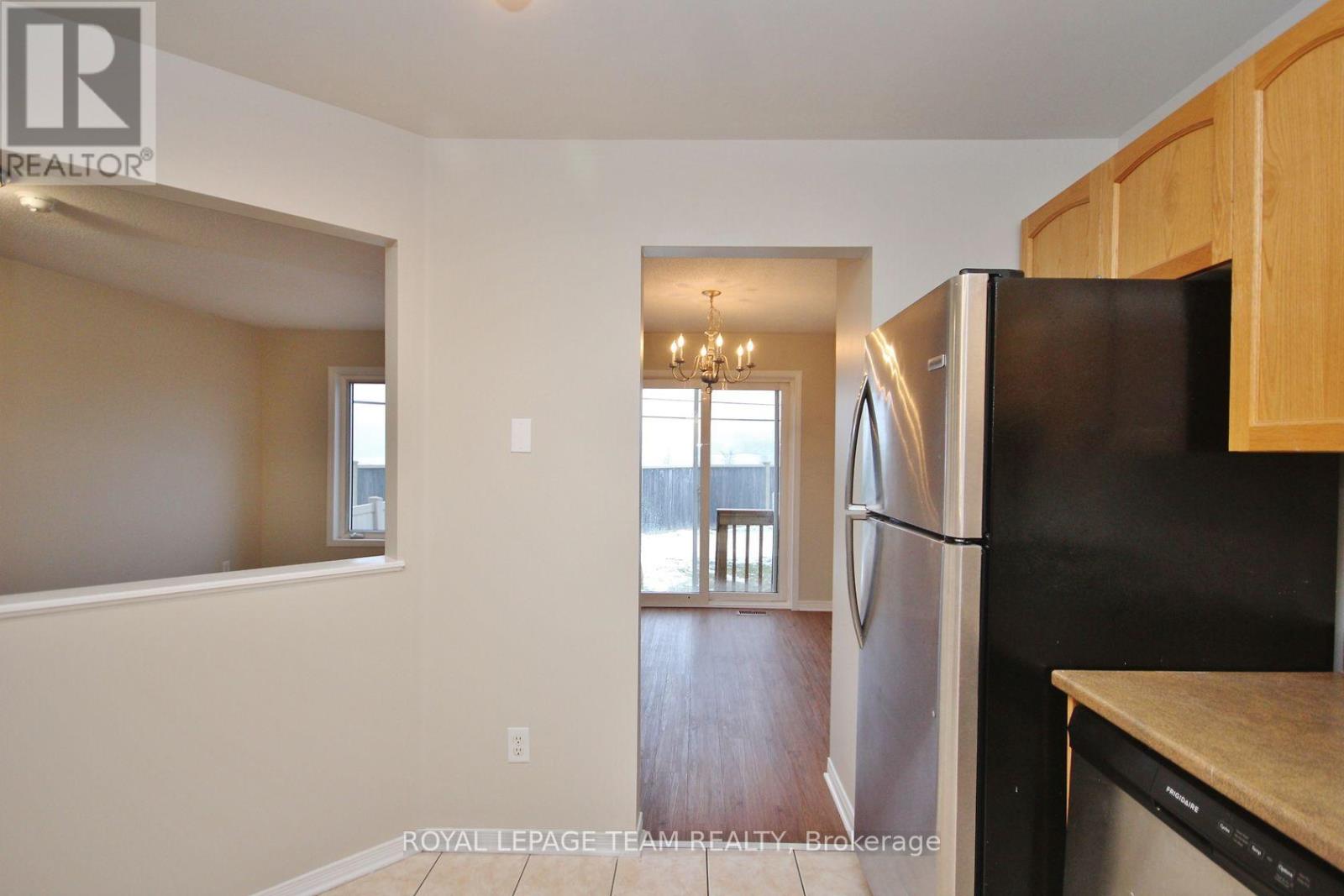 139 Oakfield Crescent, Ottawa, Ontario  K2J 5H8 - Photo 7 - X12963508