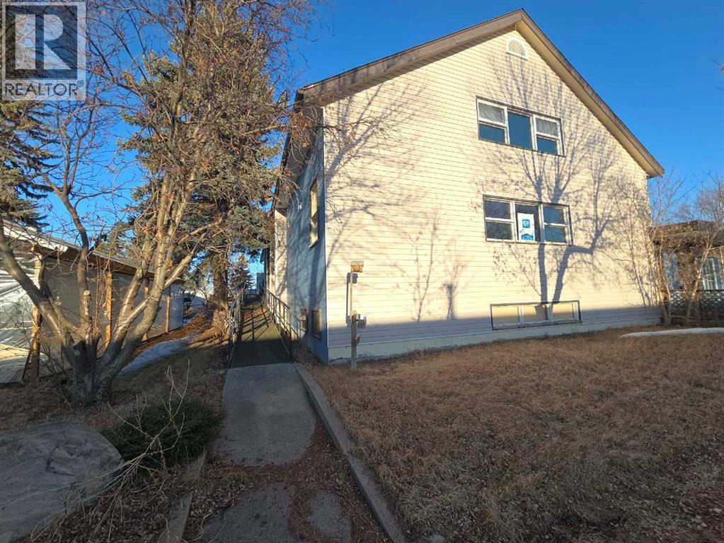 204 Lay Vivian Avenue W, Galahad, Alberta  T0B 1R0 - Photo 2 - A2294541