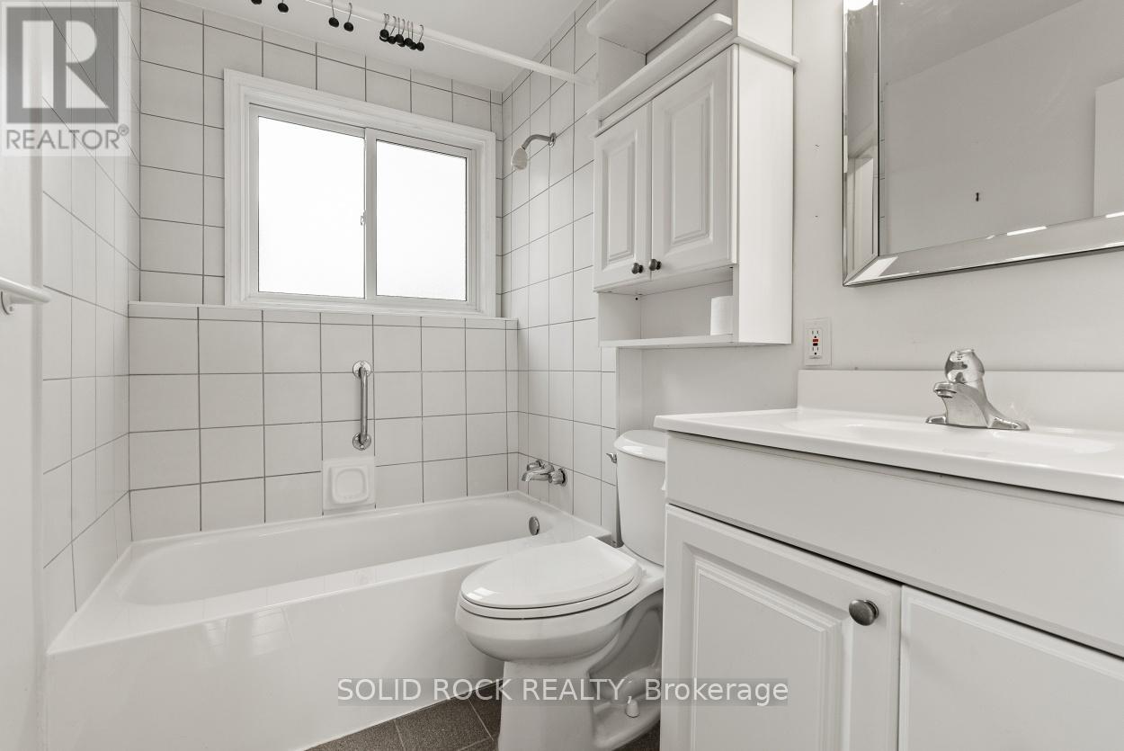 26 A (Main House) Ettrick Crescent, Ottawa, Ontario  K2J 1G1 - Photo 16 - X12963626