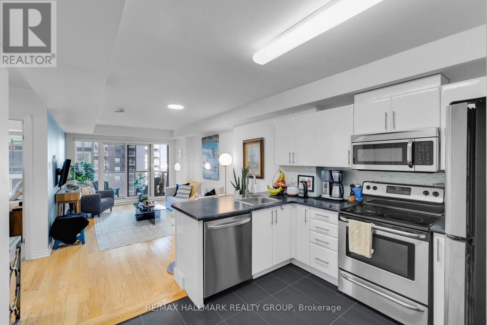 803 - 242 Rideau Street, Ottawa, Ontario K1N 0B7 - Photo 10 - X12963644