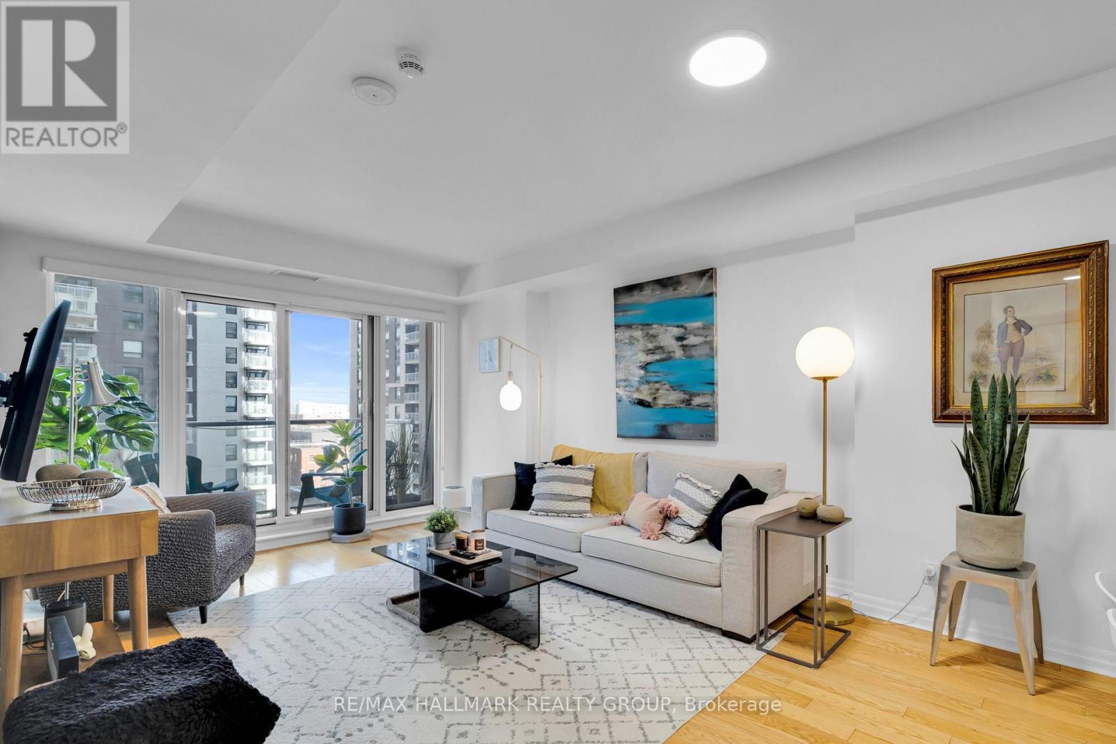 803 - 242 Rideau Street, Ottawa, Ontario K1N 0B7 - Photo 12 - X12963644