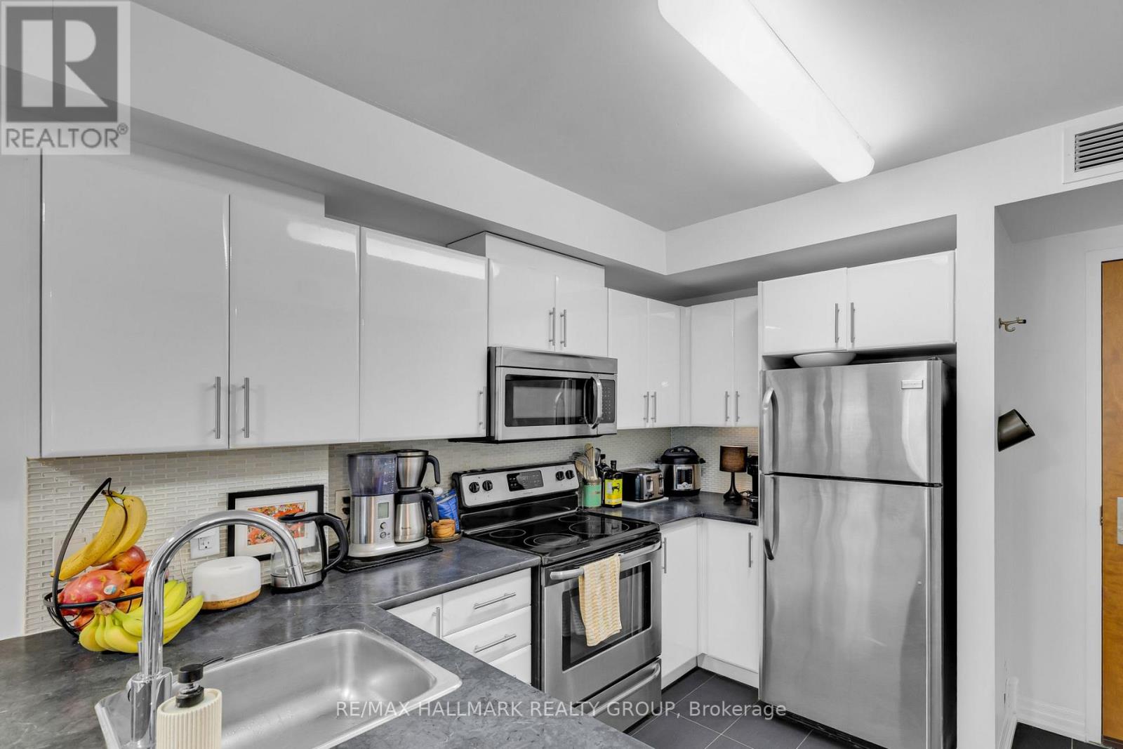 803 - 242 Rideau Street, Ottawa, Ontario K1N 0B7 - Photo 19 - X12963644