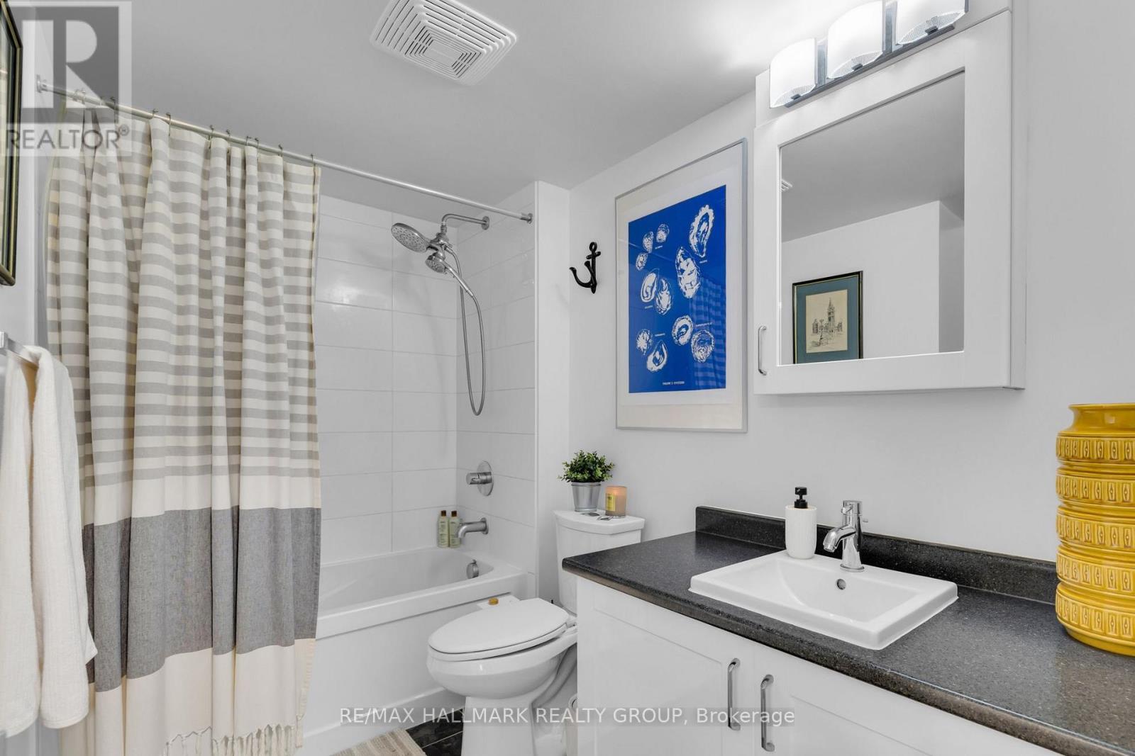 803 - 242 Rideau Street, Ottawa, Ontario K1N 0B7 - Photo 25 - X12963644