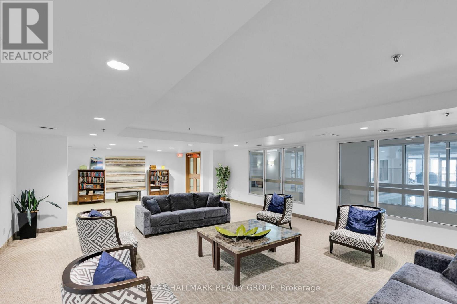 803 - 242 Rideau Street, Ottawa, Ontario K1N 0B7 - Photo 32 - X12963644