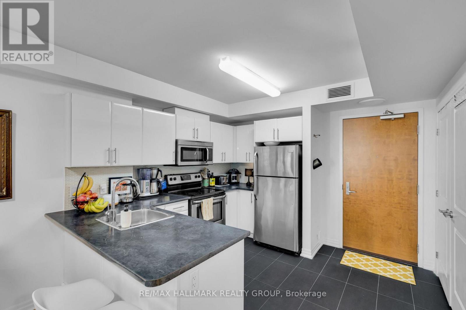 803 - 242 Rideau Street, Ottawa, Ontario K1N 0B7 - Photo 8 - X12963644