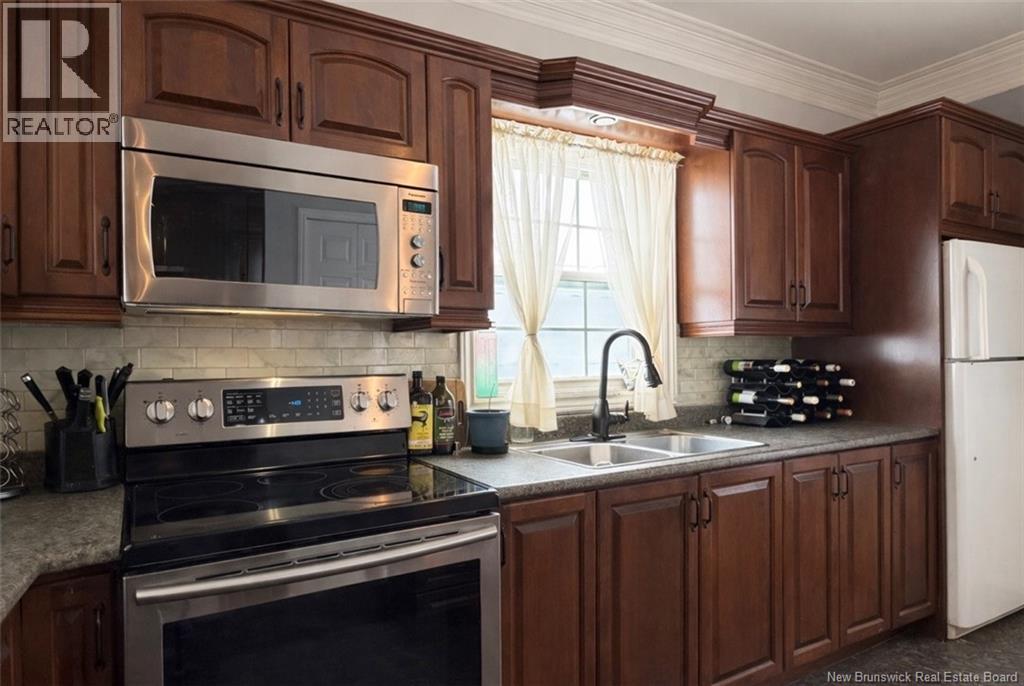 344 St Patrick, Bathurst, New Brunswick  E2A 1E3 - Photo 6 - NB136584