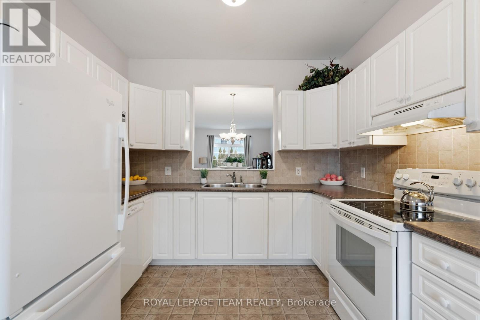 145 Stedman Street, Ottawa, Ontario  K1T 0B5 - Photo 10 - X12963814