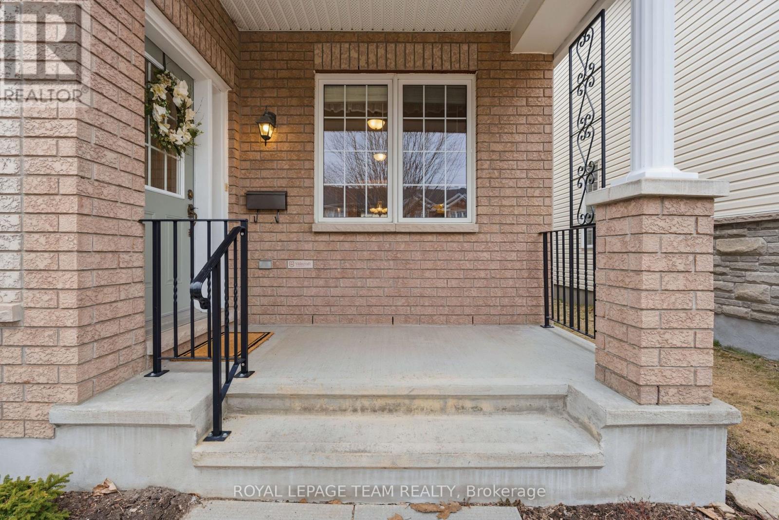 145 Stedman Street, Ottawa, Ontario  K1T 0B5 - Photo 4 - X12963814