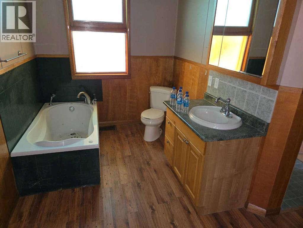 204 Lay Vivian Avenue W, Galahad, Alberta  T0B 1R0 - Photo 20 - A2294541