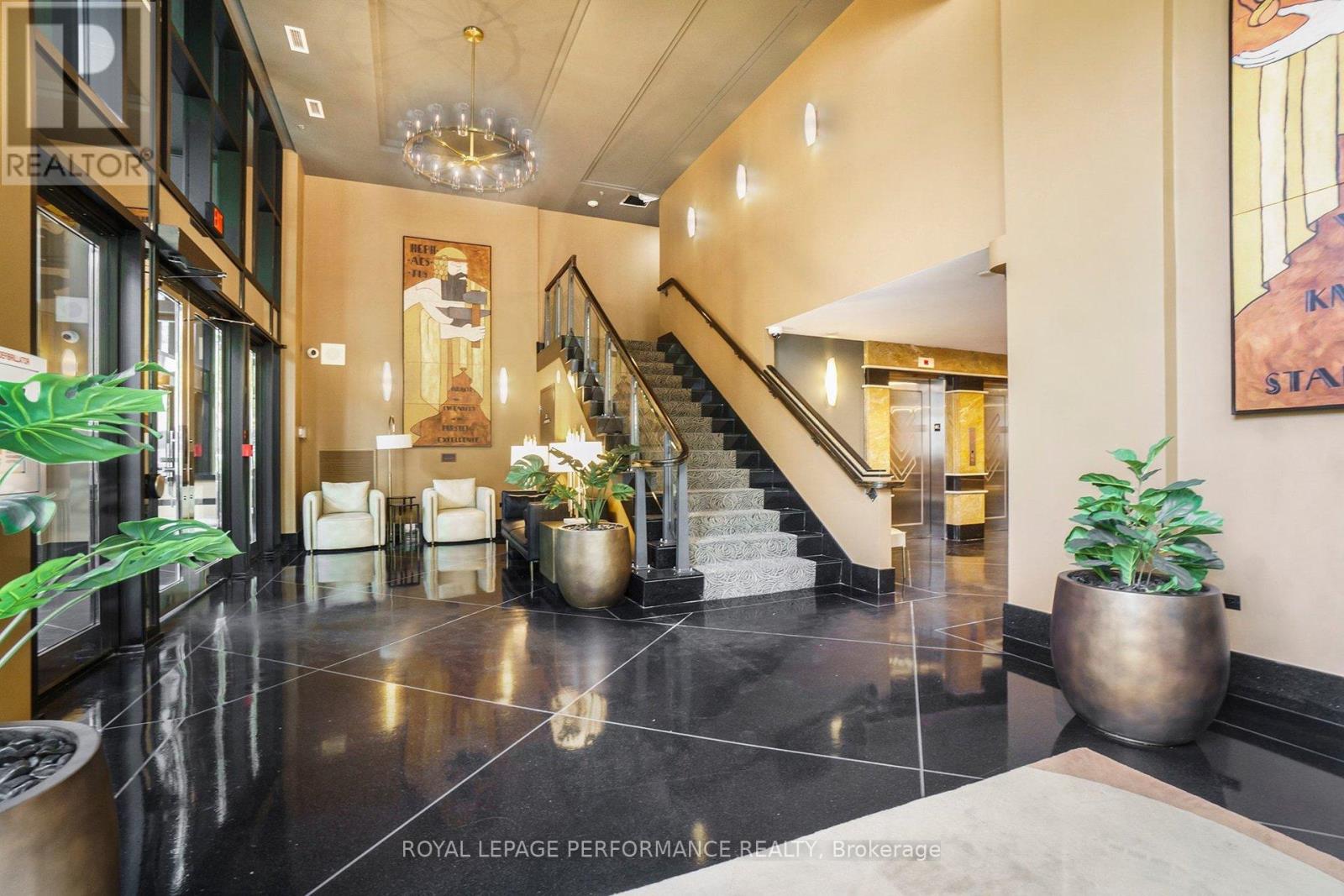 801 - 245 Kent Street, Ottawa, Ontario  K2P 0A5 - Photo 3 - X12963936