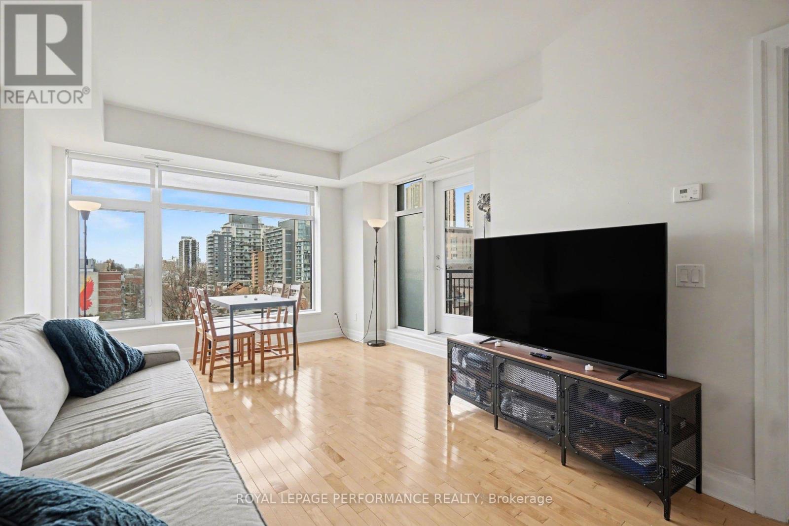 801 - 245 Kent Street, Ottawa, Ontario  K2P 0A5 - Photo 4 - X12963936