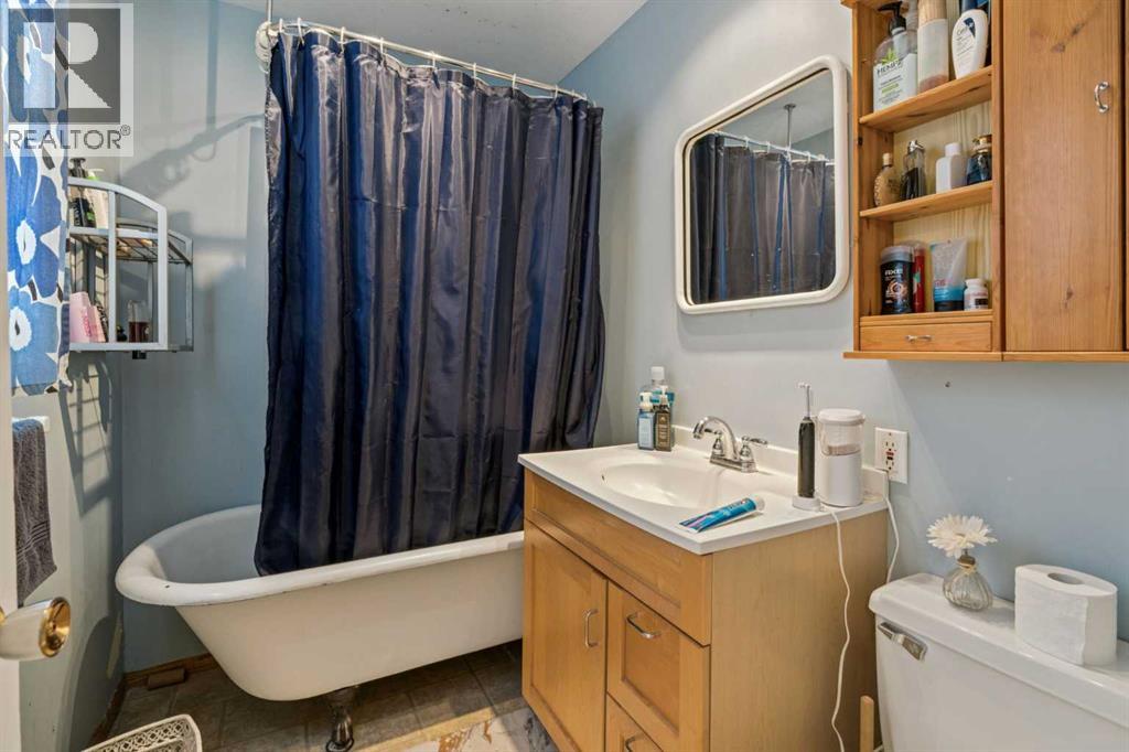 1210 19 Avenue NW, Calgary, Alberta  T2M 1A2 - Photo 13 - A2297046