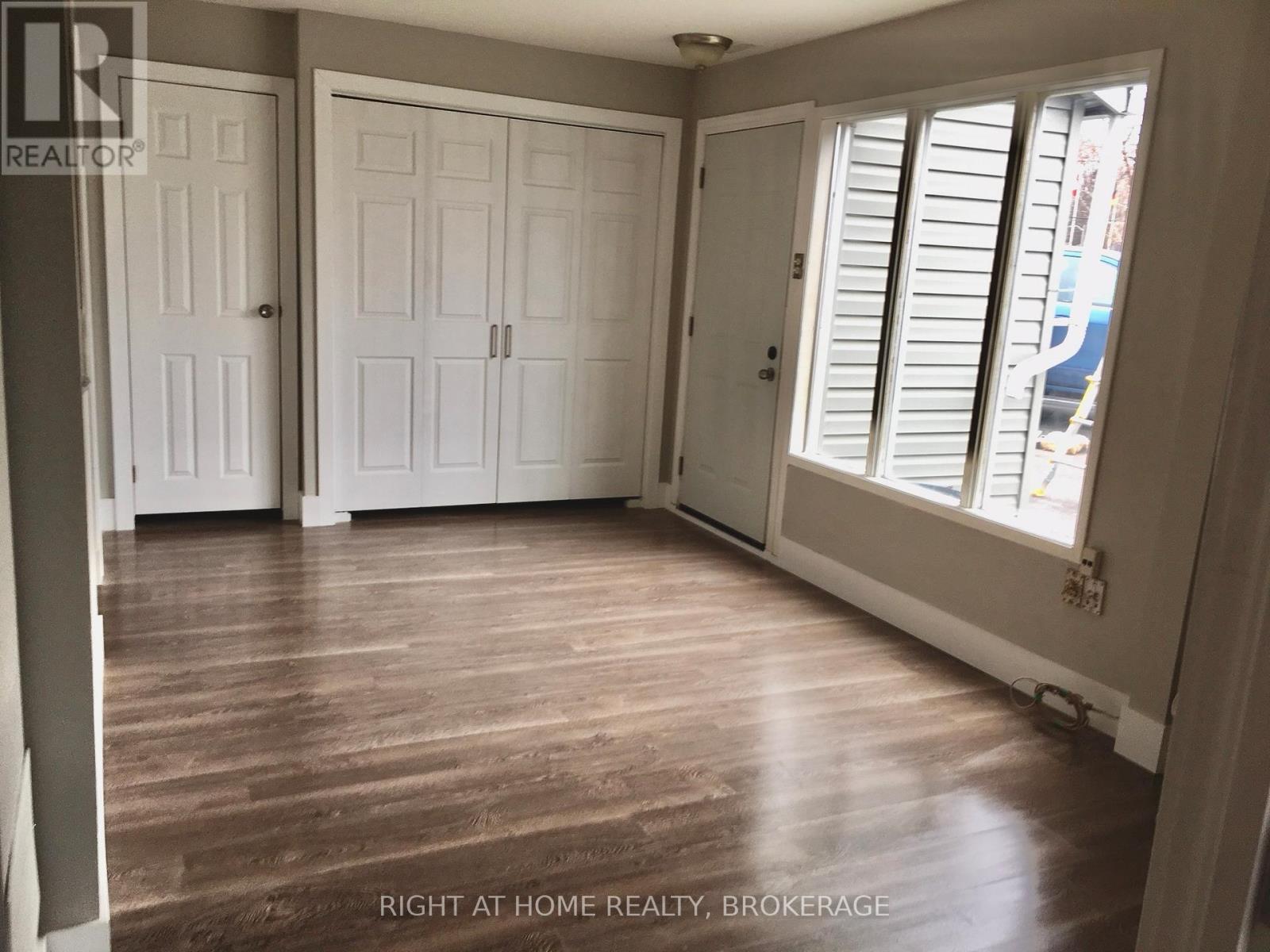 7 Beech Street, St. Catharines, Ontario  L2R 2B6 - Photo 11 - X12963800