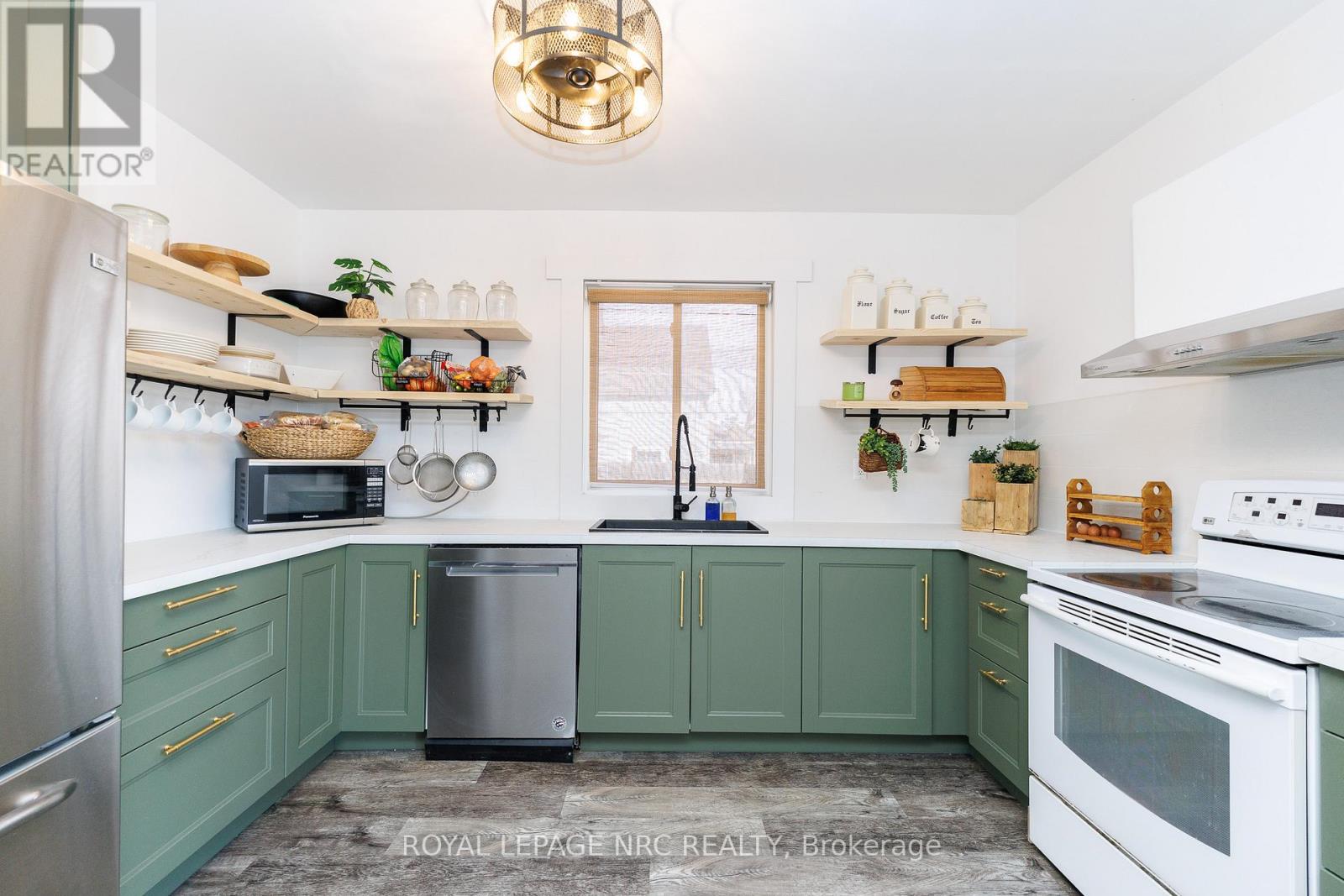 108 High Street, Fort Erie, Ontario  L2A 3P7 - Photo 5 - X12963906