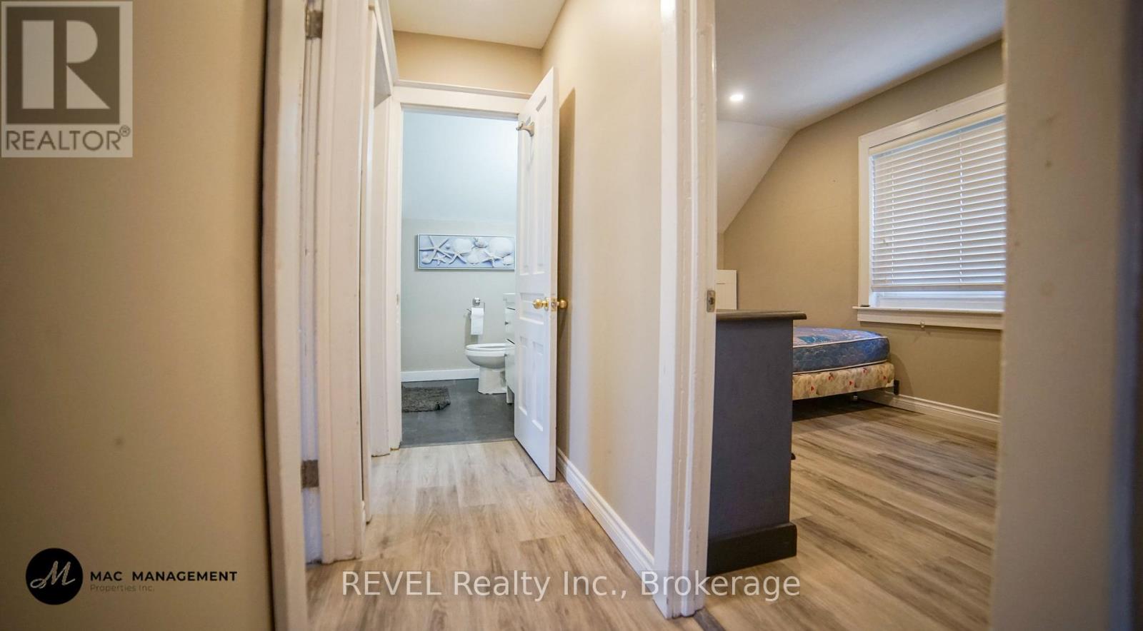 32 Edmund Street, St. Catharines, Ontario  L2R 2G2 - Photo 10 - X12963940