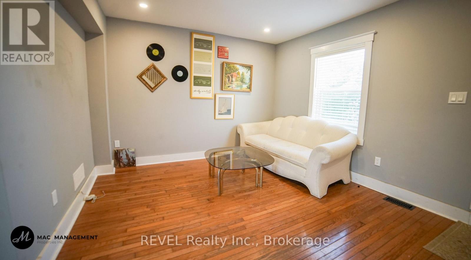 32 Edmund Street, St. Catharines, Ontario  L2R 2G2 - Photo 12 - X12963940