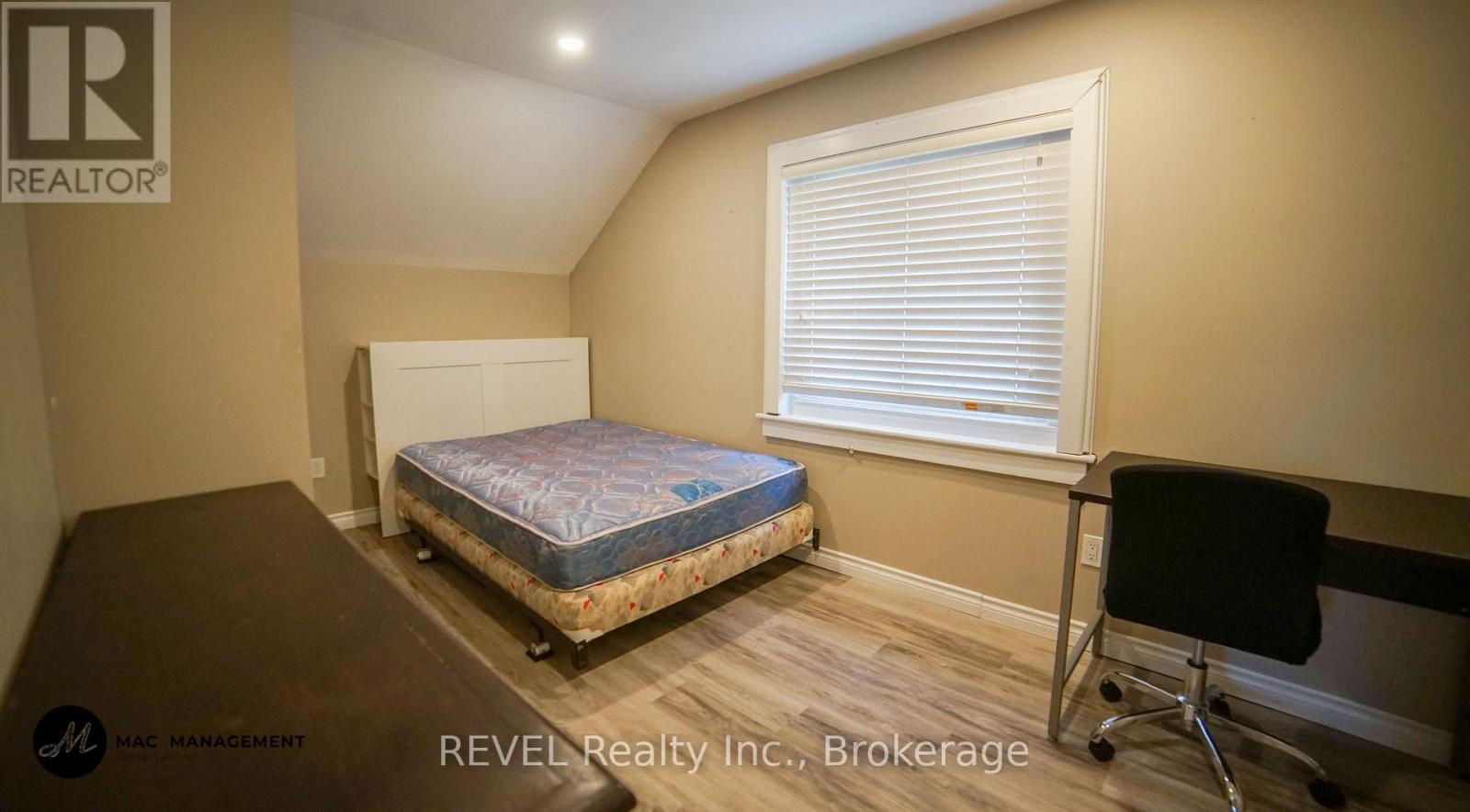 32 Edmund Street, St. Catharines, Ontario  L2R 2G2 - Photo 14 - X12963940