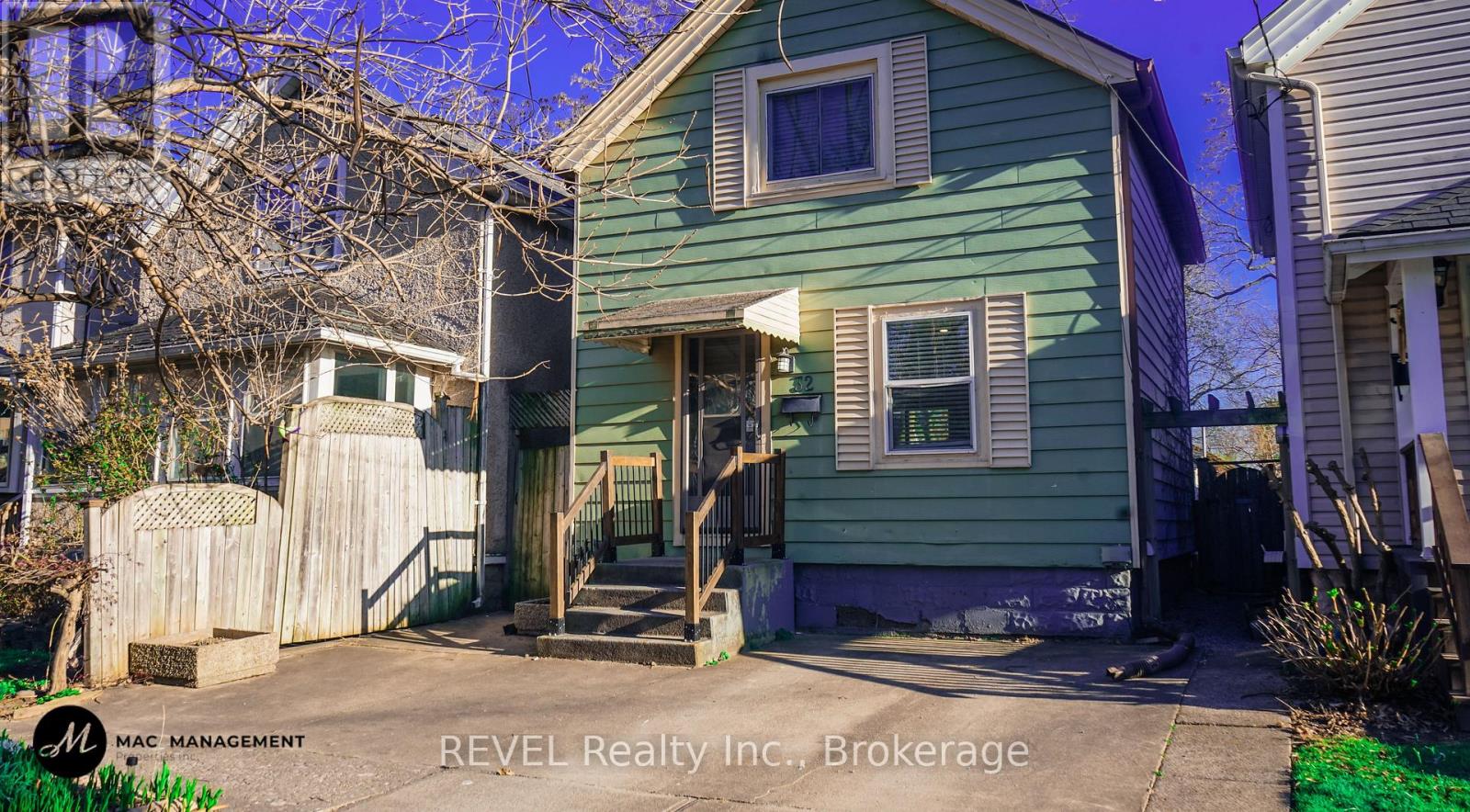 32 Edmund Street, St. Catharines, Ontario  L2R 2G2 - Photo 2 - X12963940