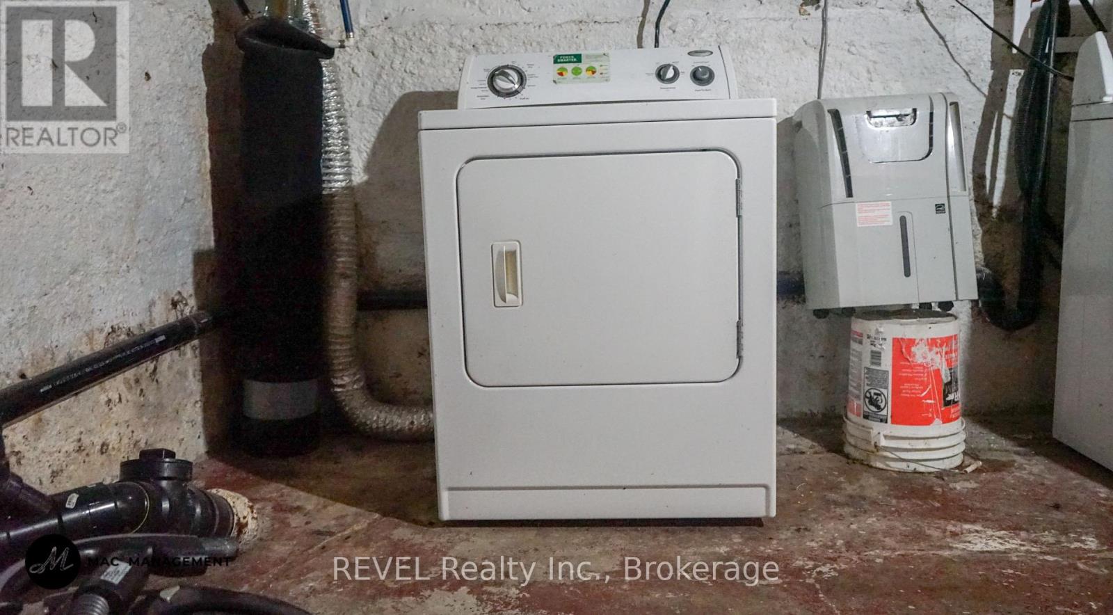 32 Edmund Street, St. Catharines, Ontario  L2R 2G2 - Photo 21 - X12963940