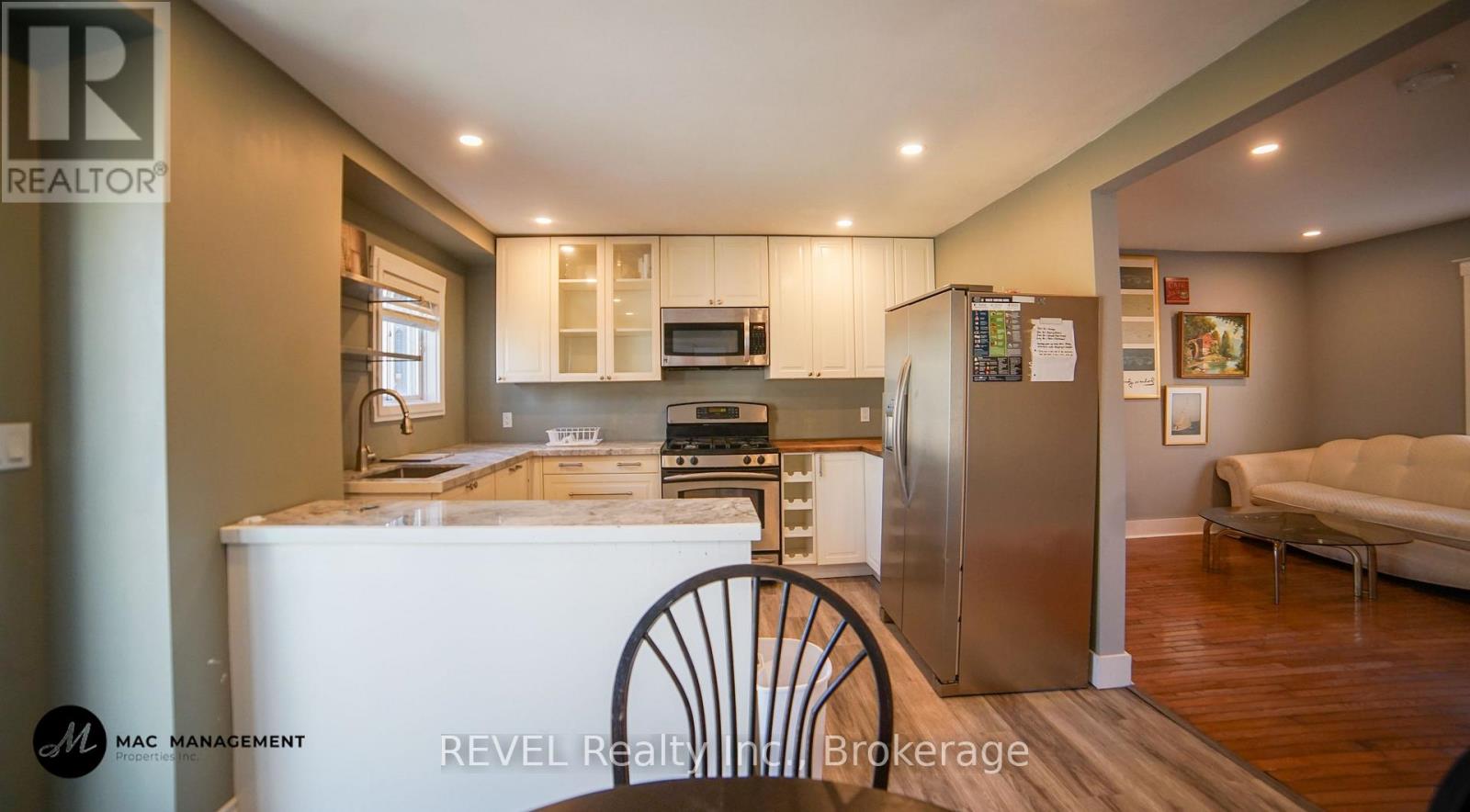 32 Edmund Street, St. Catharines, Ontario  L2R 2G2 - Photo 6 - X12963940