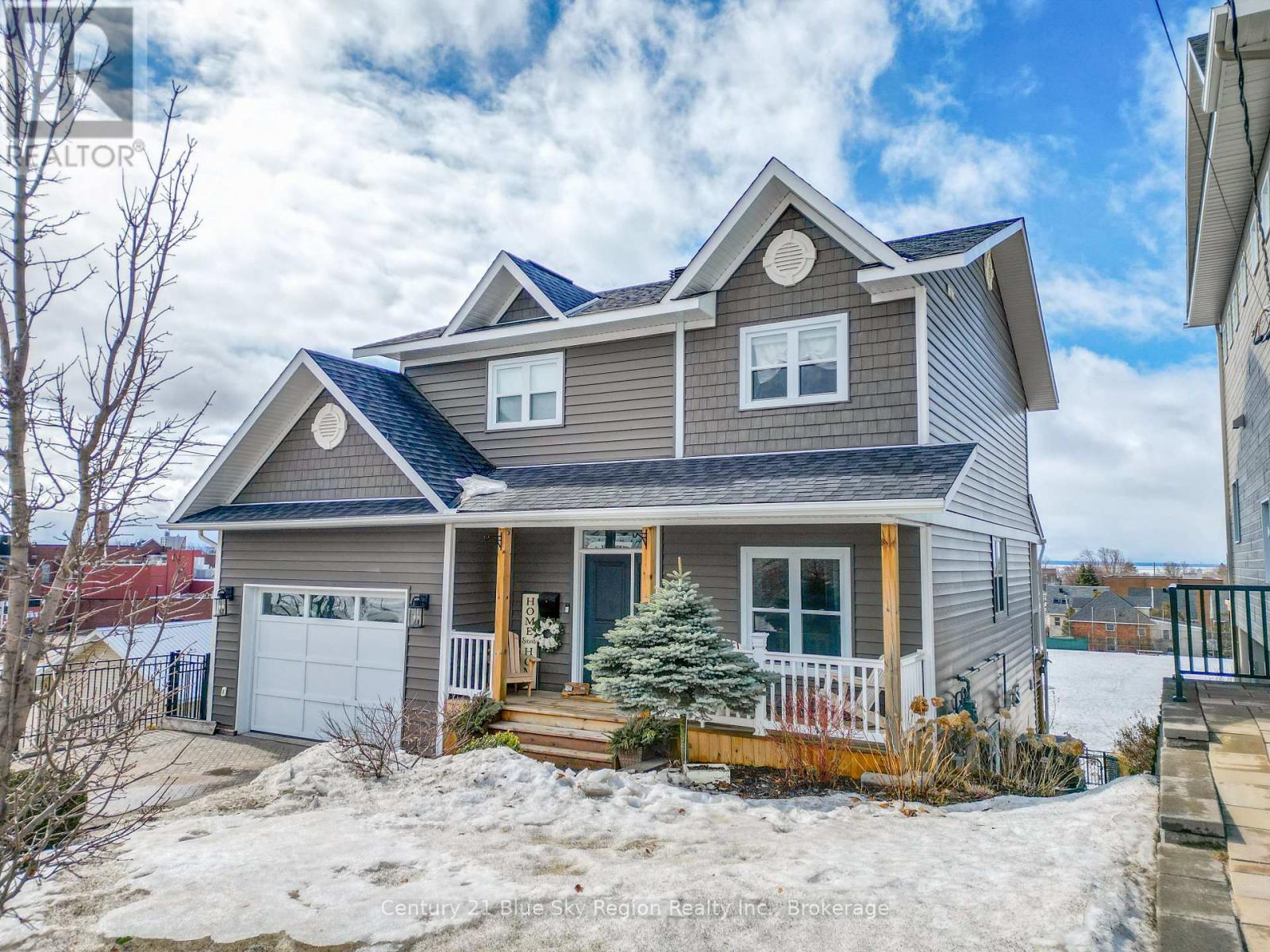 723 Mclaren Street, North Bay, Ontario  P1B 3M1 - Photo 2 - X12963542