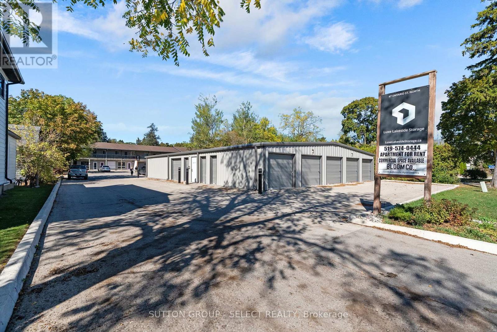 47 Ontario Street N, Lambton Shores, Ontario  N0M 1T0 - Photo 5 - X12481192