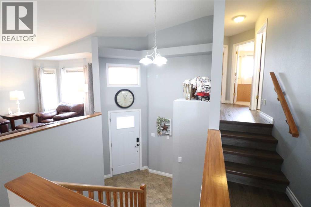 285 Fairmont Boulevard S, Lethbridge, Alberta  T1H 4P4 - Photo 3 - A2298932