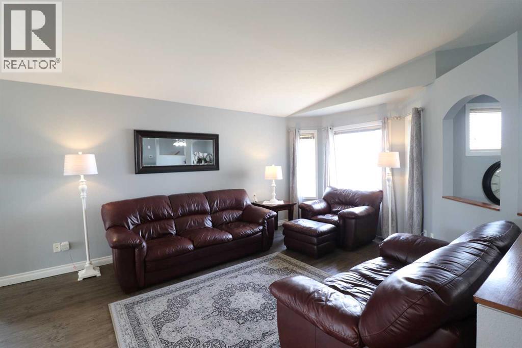 285 Fairmont Boulevard S, Lethbridge, Alberta  T1H 4P4 - Photo 4 - A2298932
