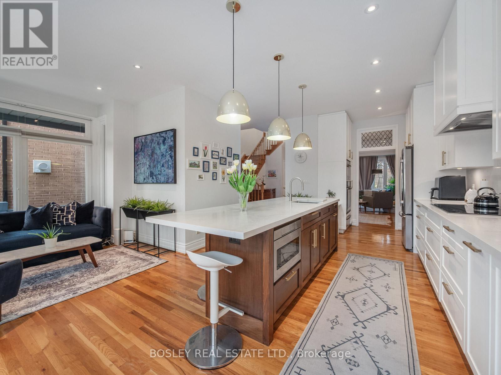 8 De Savery Crescent, Toronto, Ontario  M4S 2L2 - Photo 10 - C12963456