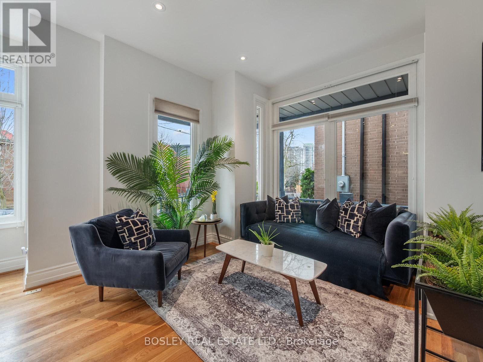 8 De Savery Crescent, Toronto, Ontario  M4S 2L2 - Photo 11 - C12963456