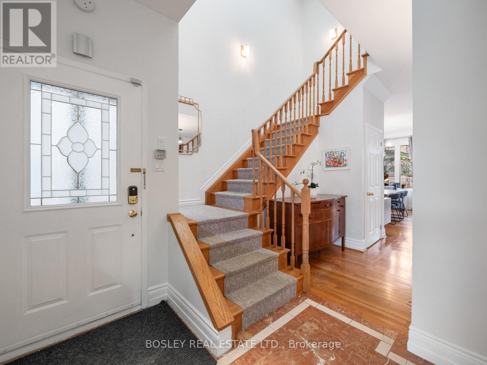 8 De Savery Crescent, Toronto, Ontario  M4S 2L2 - Photo 24 - C12963456