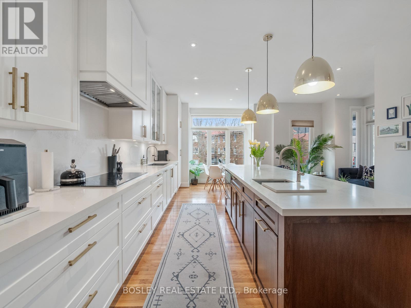 8 De Savery Crescent, Toronto, Ontario  M4S 2L2 - Photo 7 - C12963456