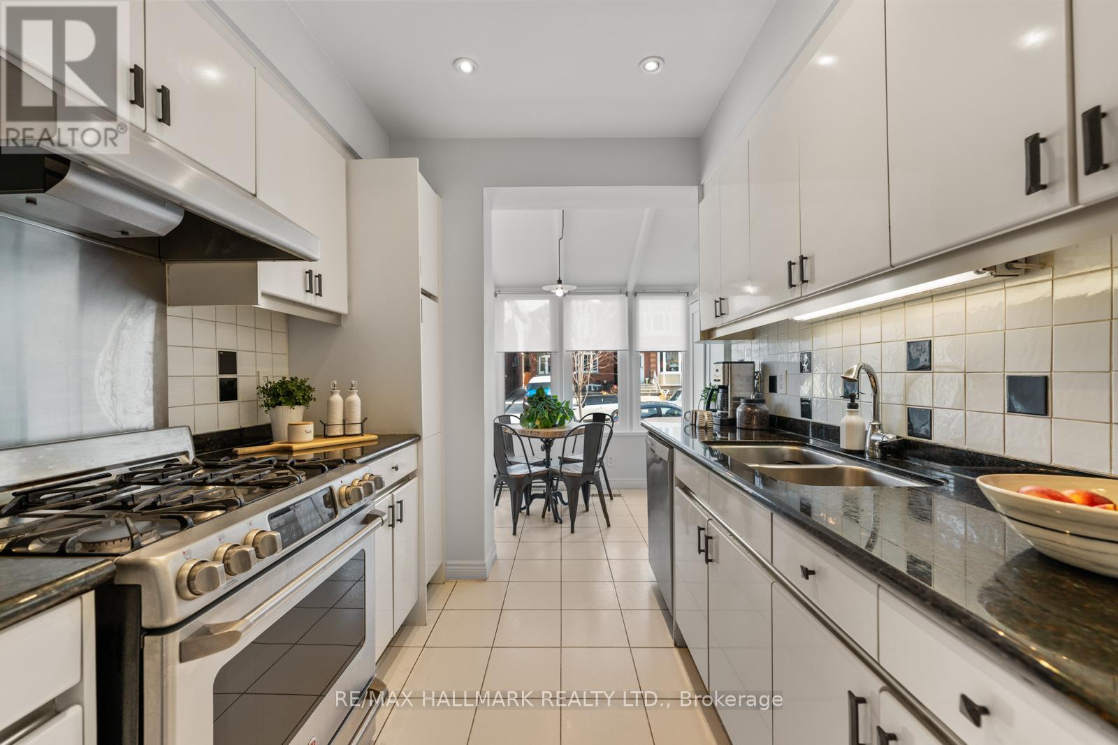 146 Roslin Avenue, Toronto, Ontario  M4N 1Z4 - Photo 12 - C12963462