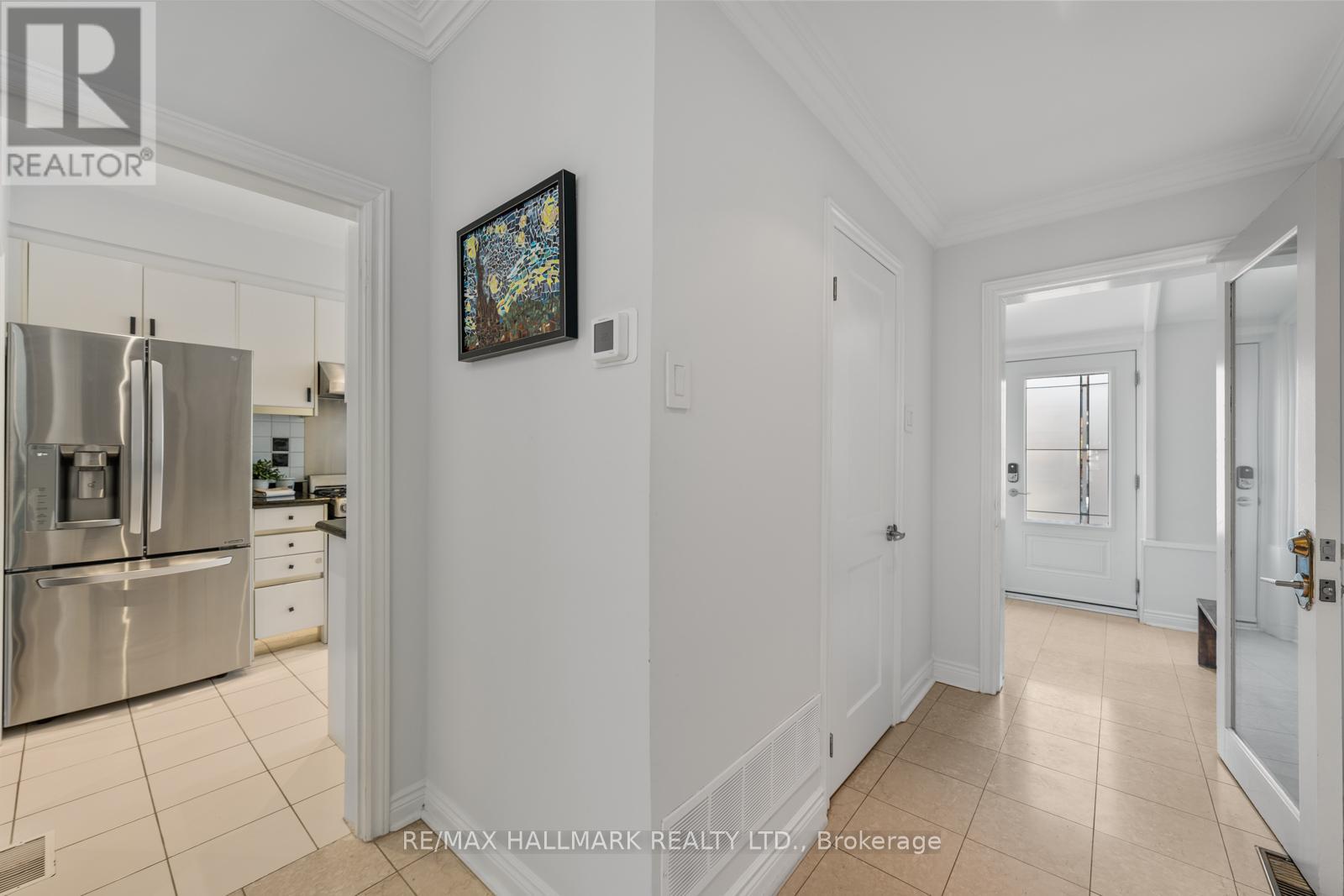 146 Roslin Avenue, Toronto, Ontario  M4N 1Z4 - Photo 4 - C12963462