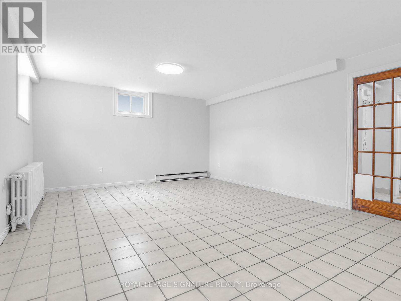 Lower - 19 Warwick Avenue, Toronto, Ontario  M6C 1T5 - Photo 11 - C12963492