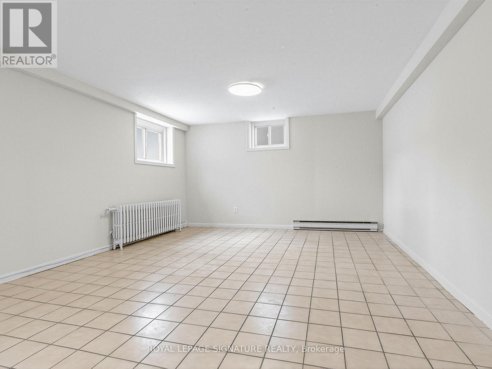 Lower - 19 Warwick Avenue, Toronto, Ontario  M6C 1T5 - Photo 12 - C12963492