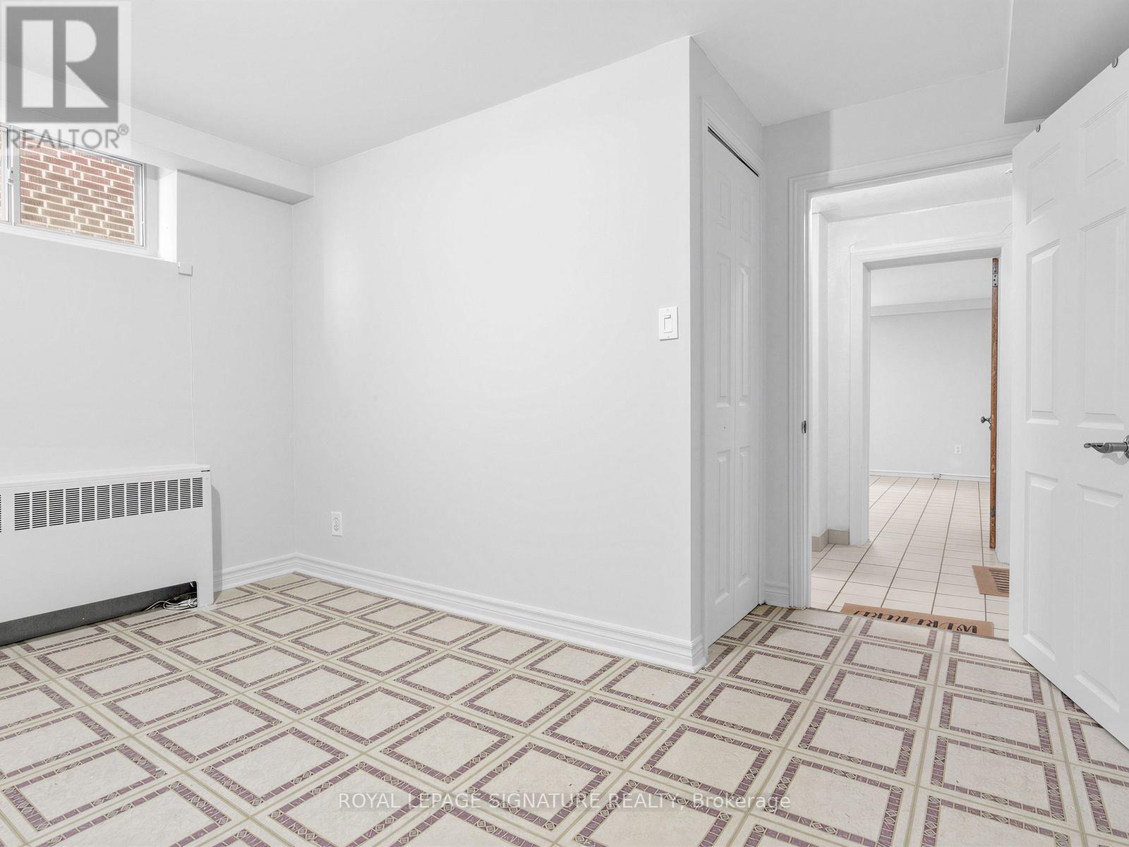 Lower - 19 Warwick Avenue, Toronto, Ontario  M6C 1T5 - Photo 19 - C12963492