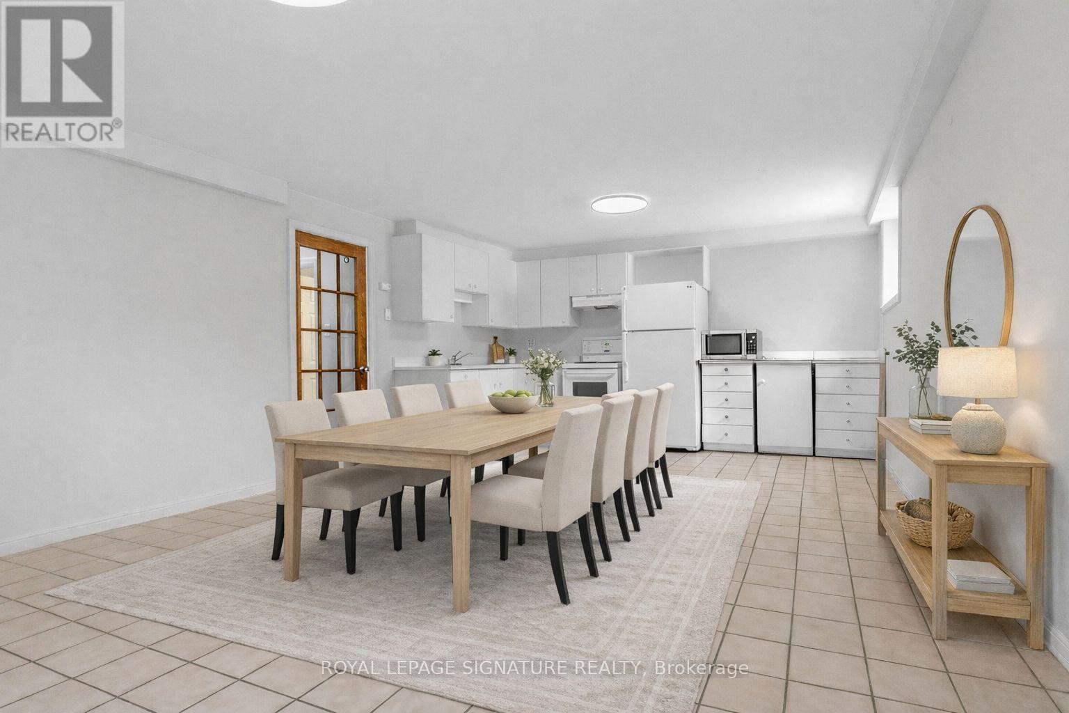 Lower - 19 Warwick Avenue, Toronto, Ontario  M6C 1T5 - Photo 3 - C12963492