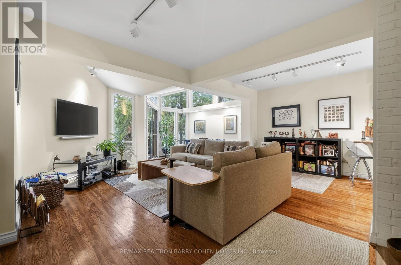 80 Donwoods Drive, Toronto, Ontario  M4N 2G5 - Photo 11 - C12963536