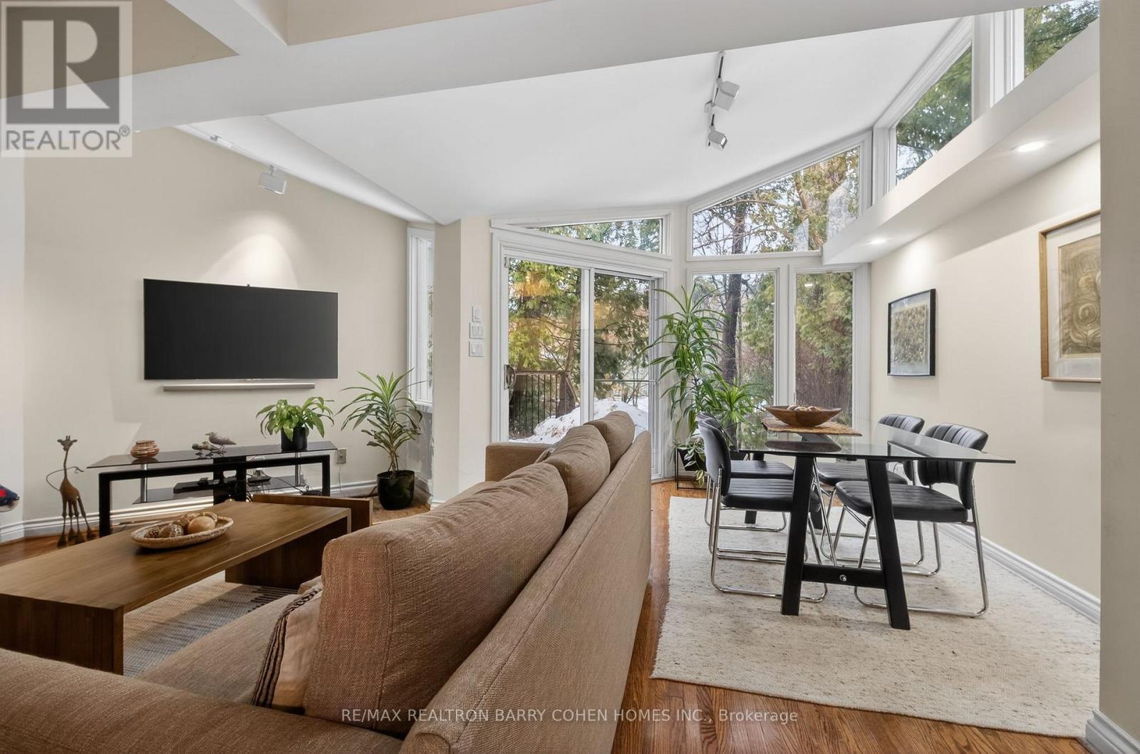 80 Donwoods Drive, Toronto, Ontario  M4N 2G5 - Photo 13 - C12963536