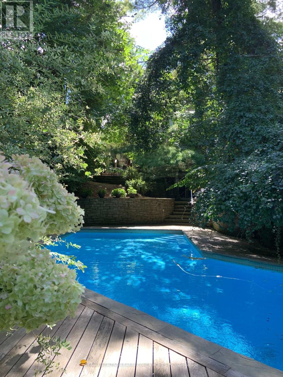 80 Donwoods Drive, Toronto, Ontario  M4N 2G5 - Photo 32 - C12963536