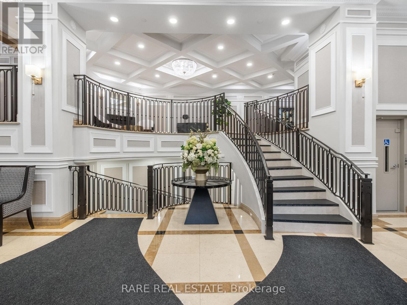 510 - 10 Old York Mills Road, Toronto, Ontario  M2P 2G9 - Photo 2 - C12963554