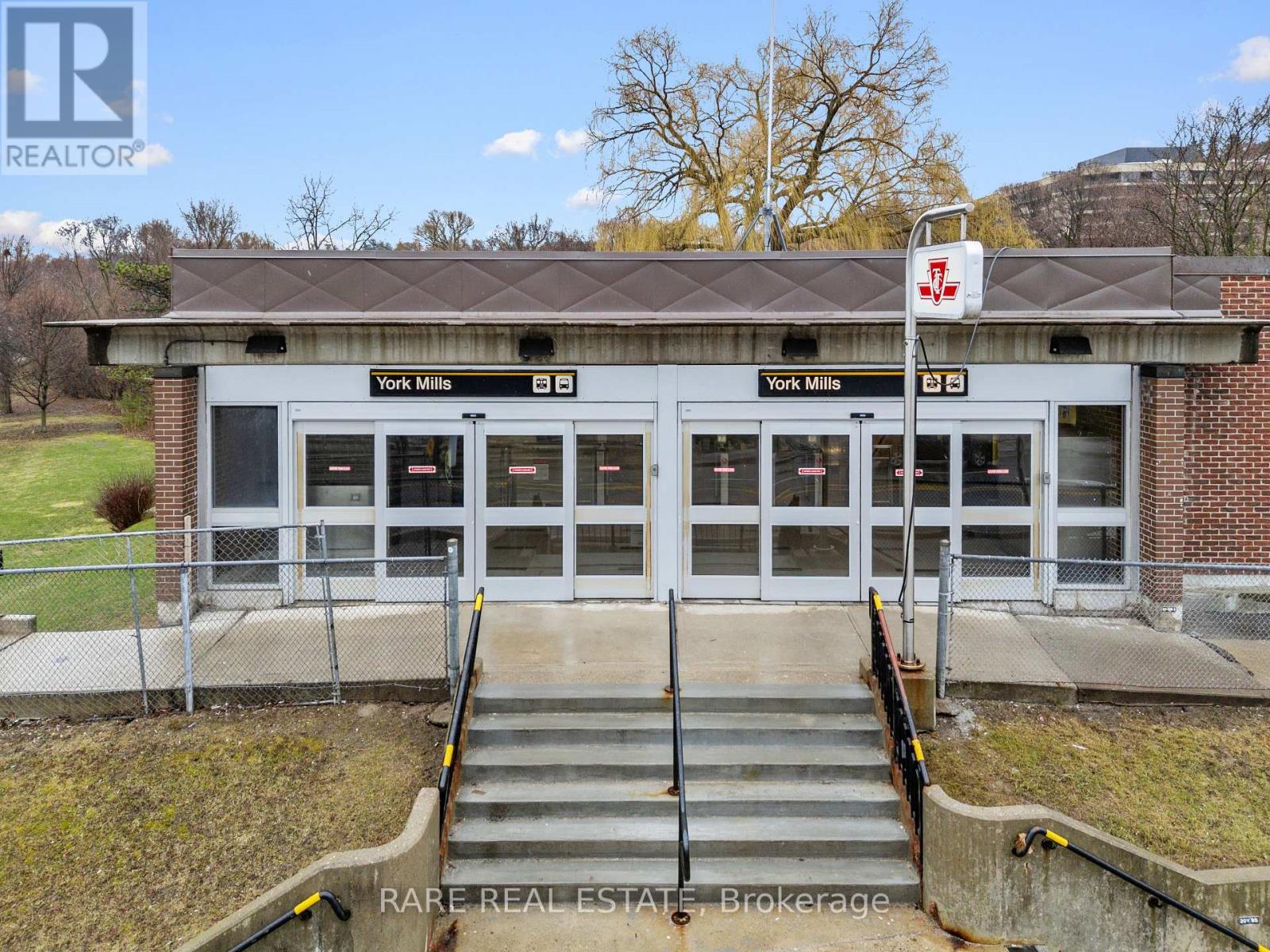 510 - 10 Old York Mills Road, Toronto, Ontario  M2P 2G9 - Photo 28 - C12963554