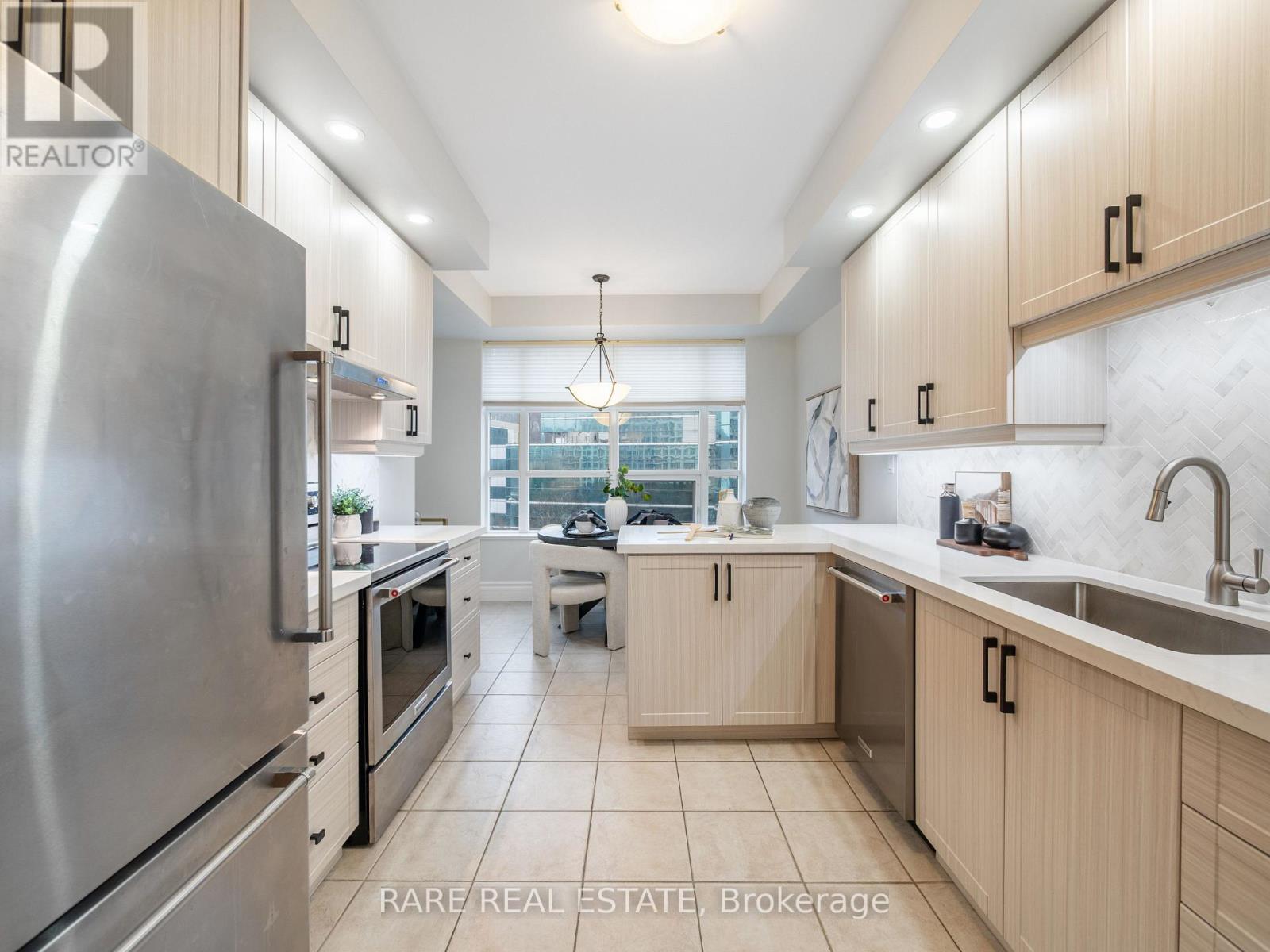 510 - 10 Old York Mills Road, Toronto, Ontario  M2P 2G9 - Photo 8 - C12963554