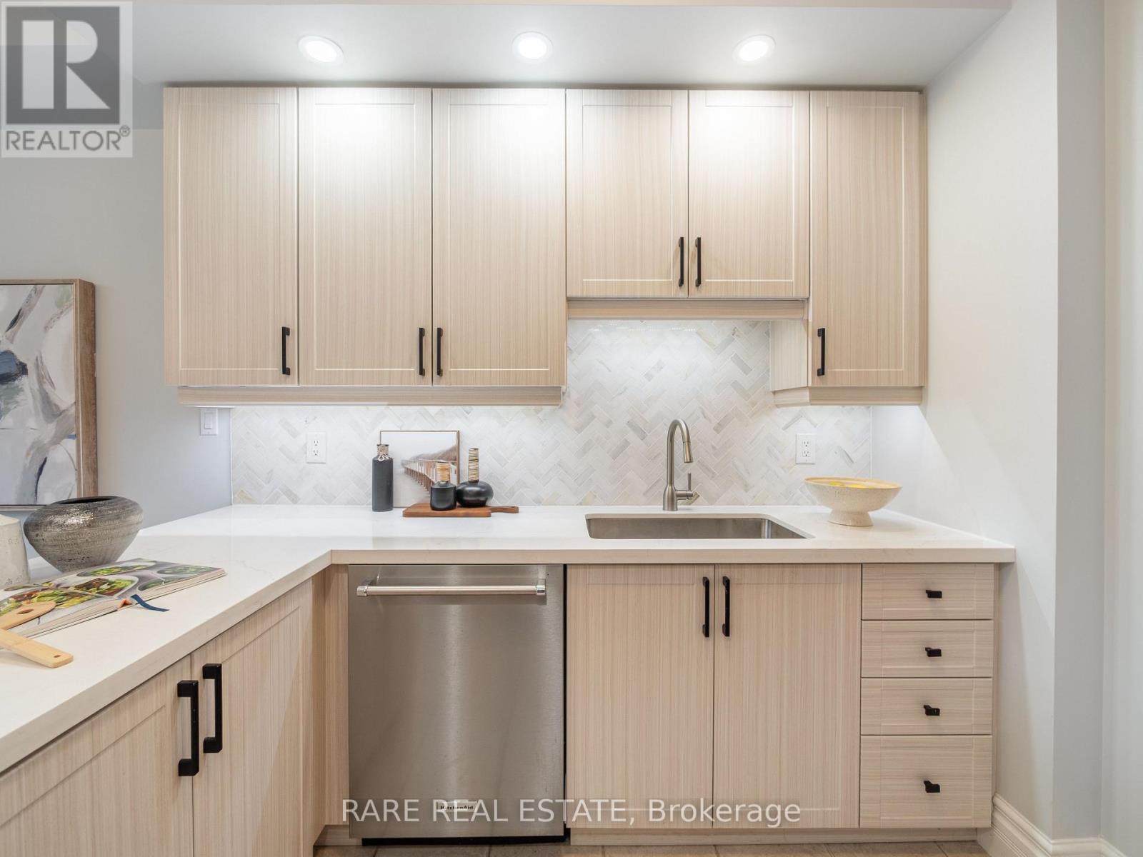 510 - 10 Old York Mills Road, Toronto, Ontario  M2P 2G9 - Photo 9 - C12963554